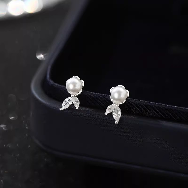 Fish Tail Pearl Earrings 999 Pure Silver French Vintage Forest Style Fresh Flower Earrings Simple and Compact Ear Accessories