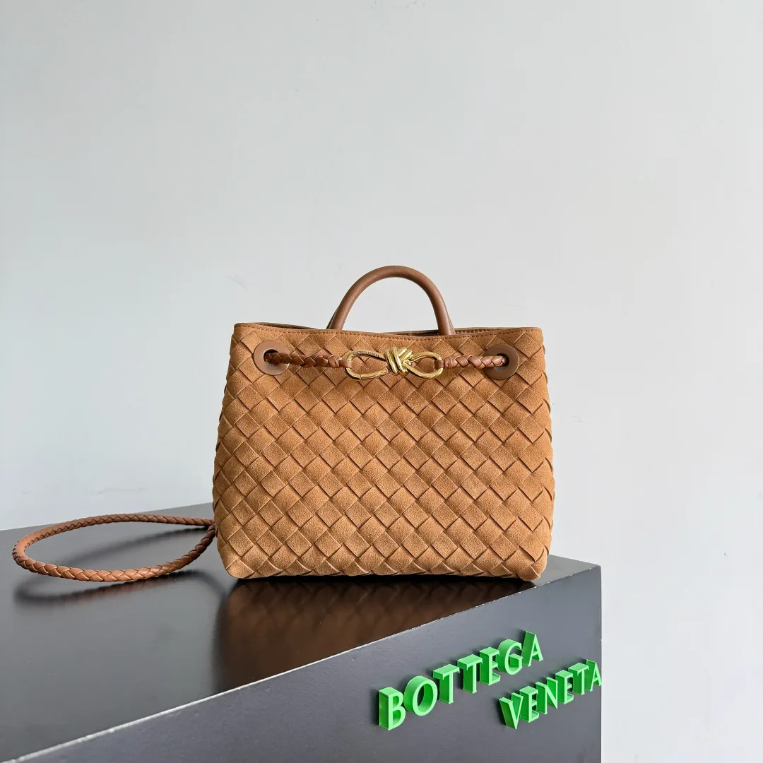 Bottega Veneta White Andiamo Intrecciato Woven Leather Top Handle Bag product photo from LabelPicks