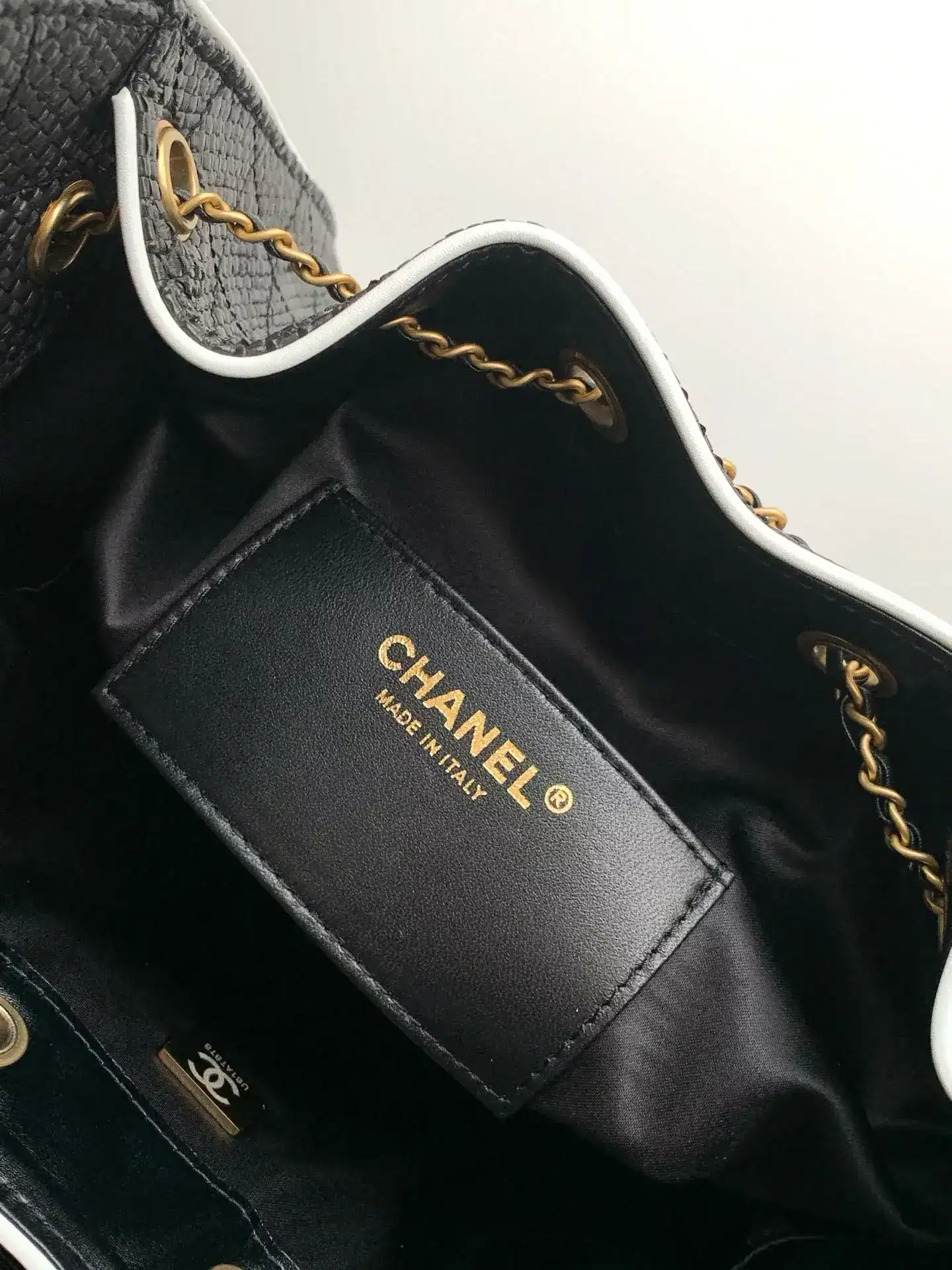 Chanel White Straw Woven Bucket Bag product photo from LabelPicks