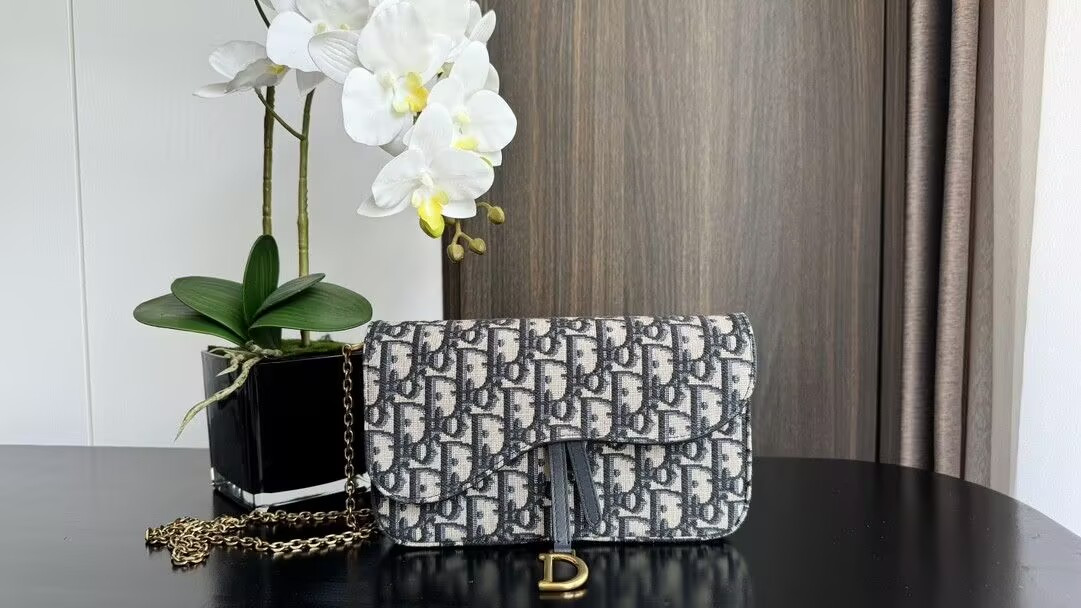 D*or medium saddle pouch with chain 21.5×13.5×4.5cm