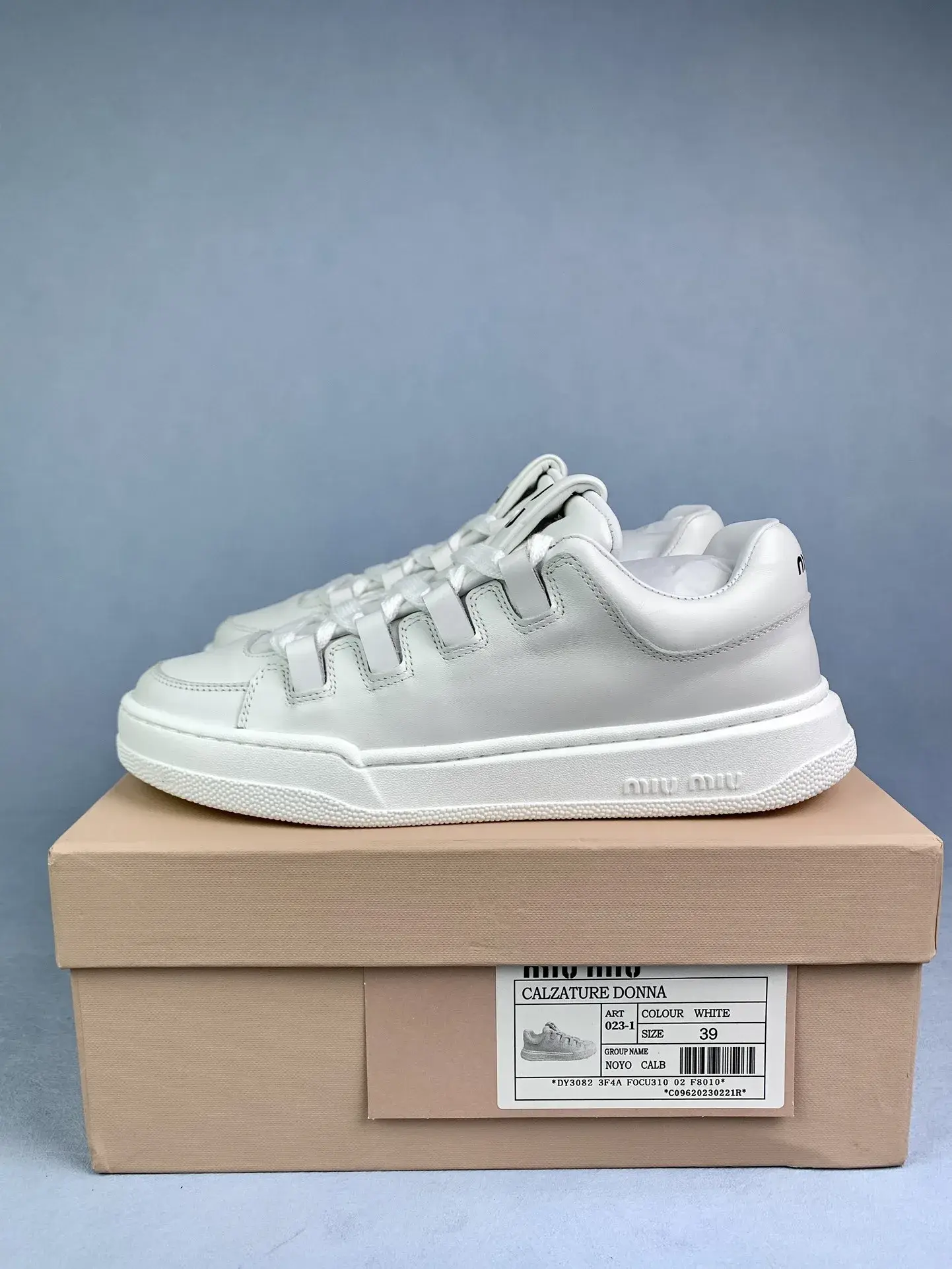 Leather sneakers product photo from LabelPicks