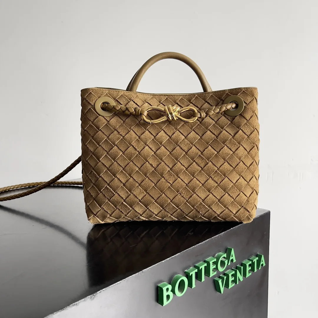 Bottega Veneta White Andiamo Intrecciato Woven Leather Top Handle Bag product photo from LabelPicks