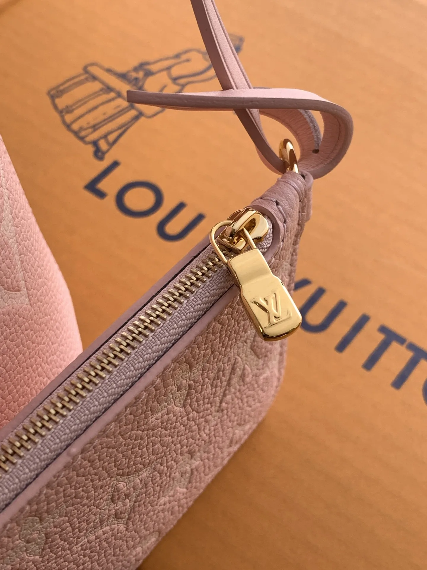 Louis Vuitton Pink Shoulder Bag product photo from LabelPicks
