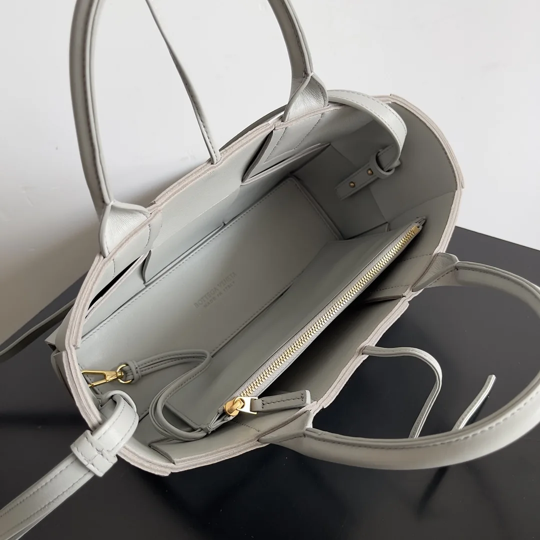 Bottega Veneta Lambskin Tote Bag product photo from LabelPicks