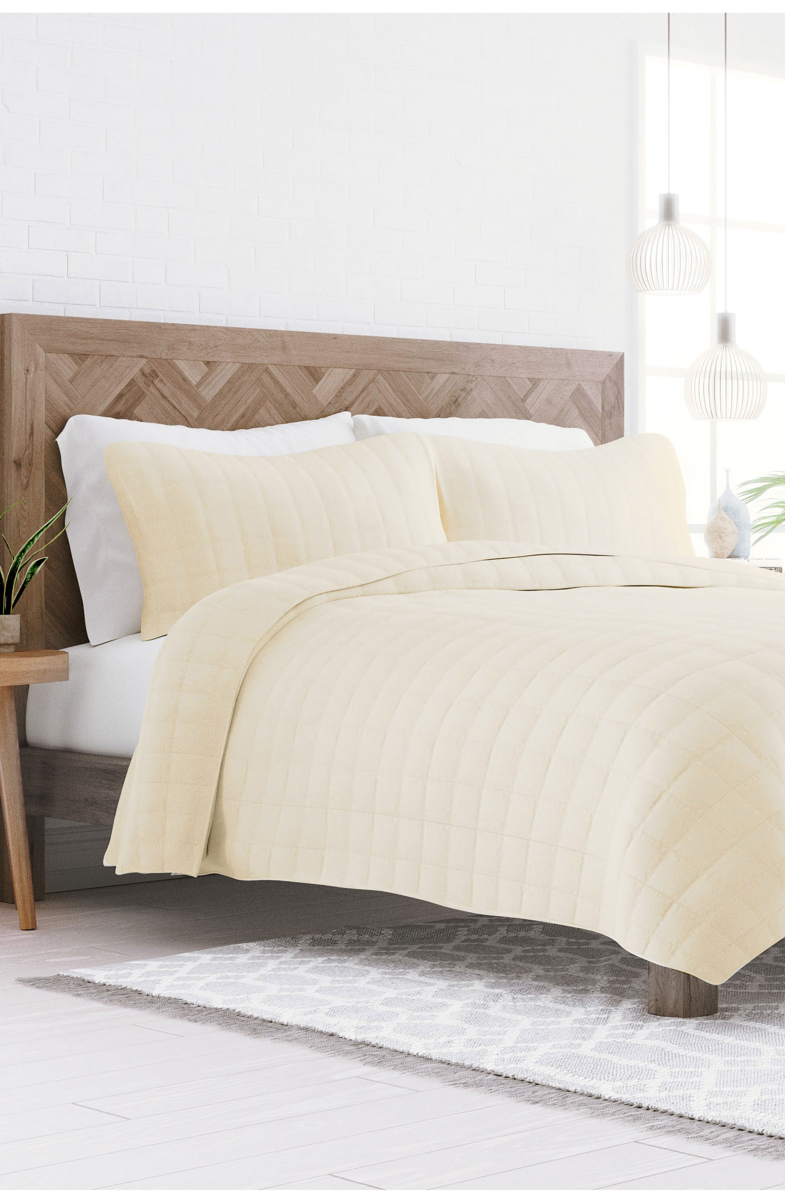 IENJOY HOME Premium Ultra Quilt & Sham Set
