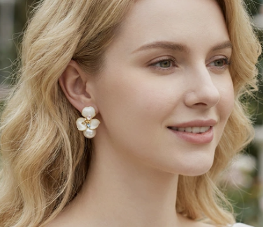Solvellae Golden Blossom Pearl Branch Brooch
