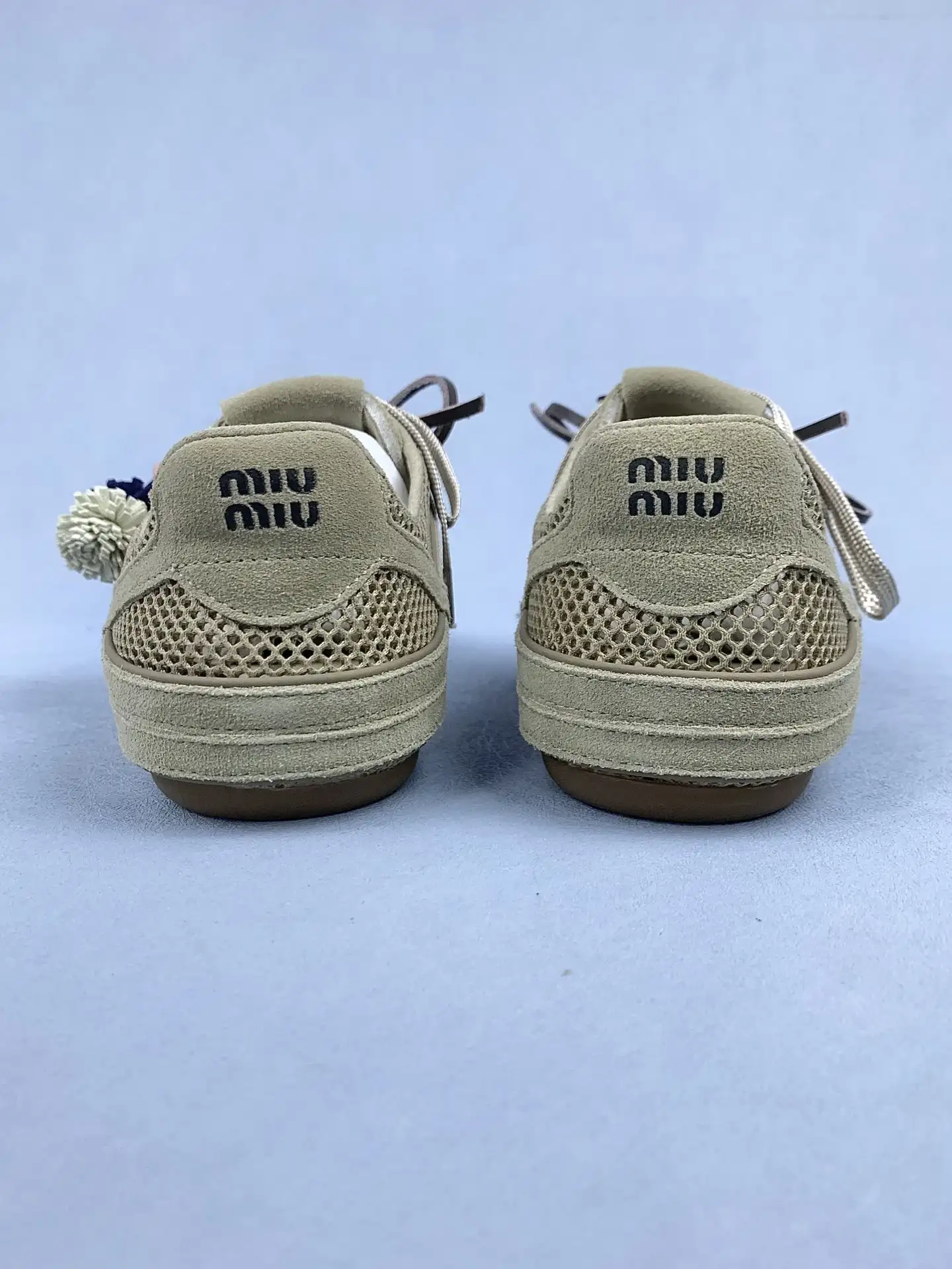 Gymnasium mesh and suede sneakers product photo from LabelPicks