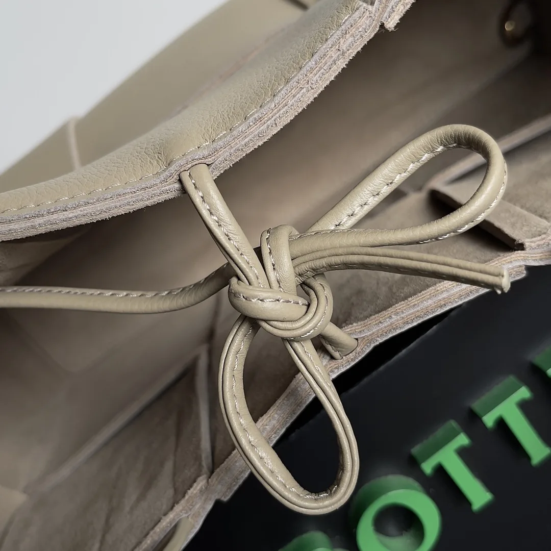 Bottega Veneta Grained Leather Tote Bag product photo from LabelPicks