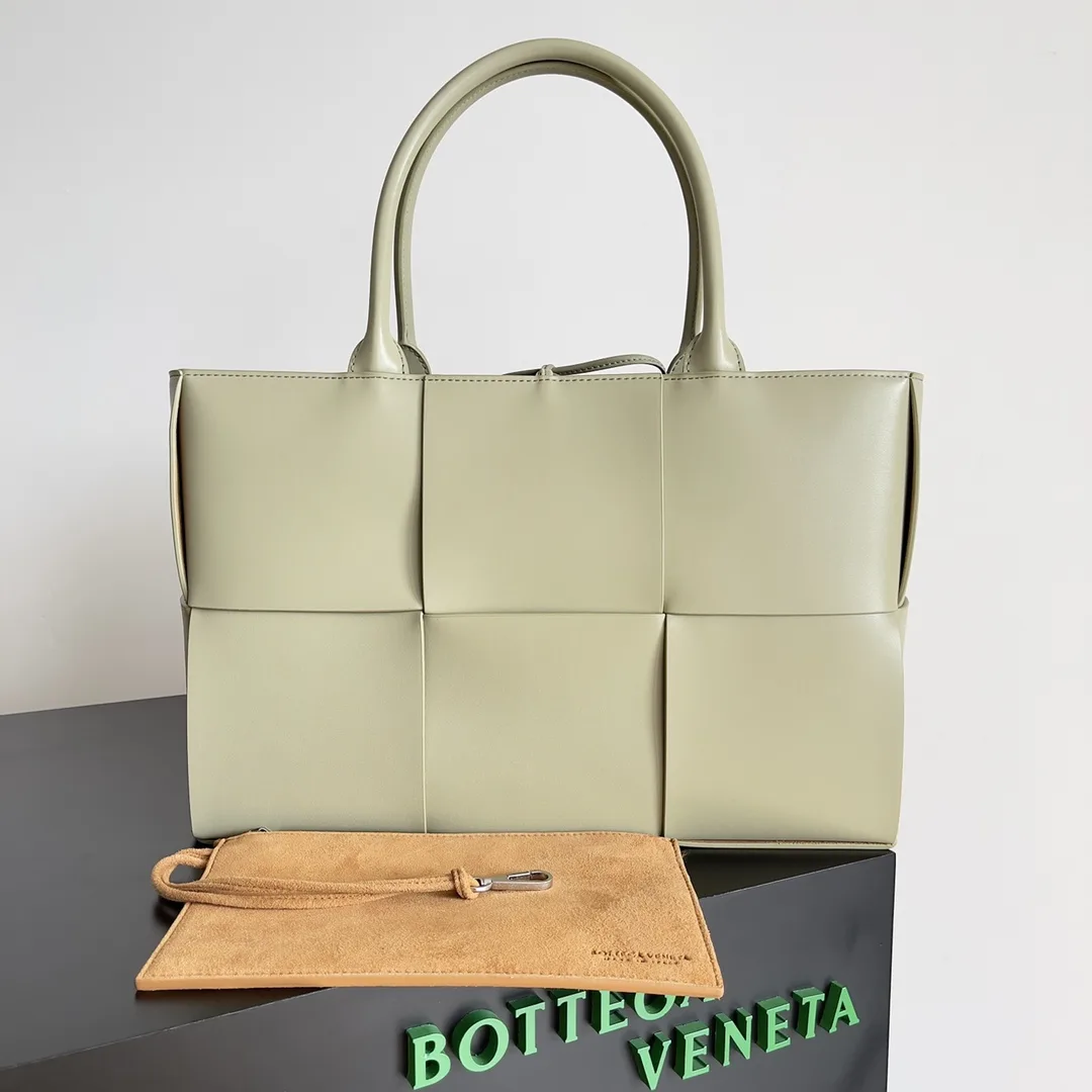 Bottega Veneta Brown Intrecciato Woven Leather Tote Bag product photo from LabelPicks