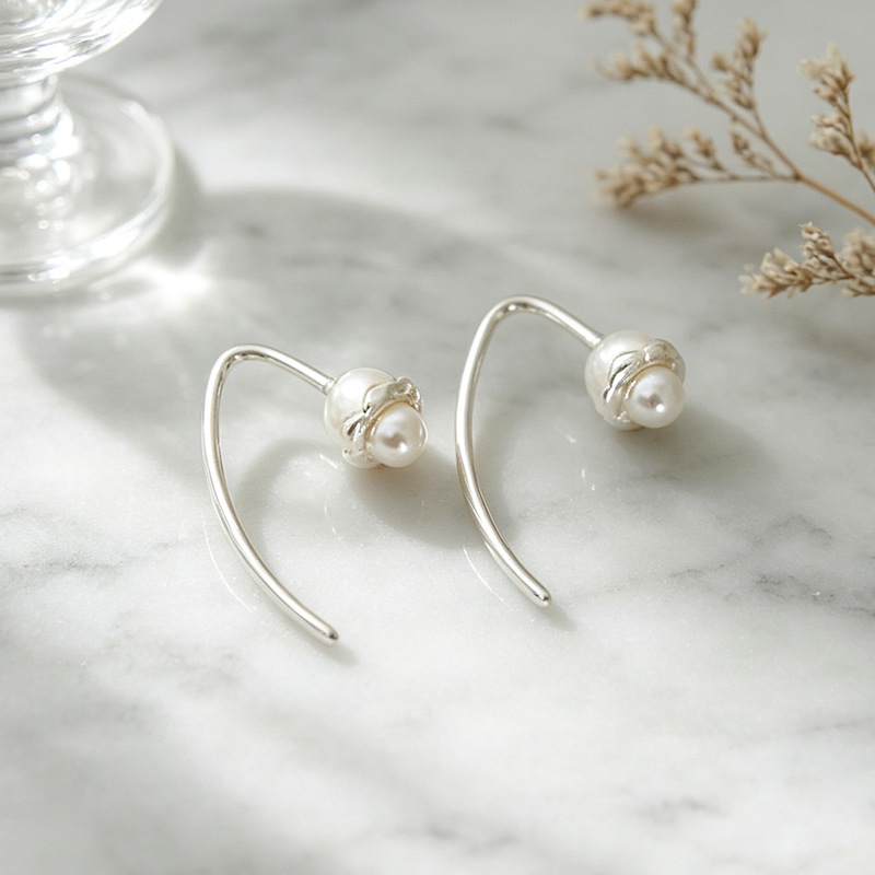 925 sterling silver lily of the valley shell pearl ear hooks, gentle and elegant, high-end earrings with a unique design, trendy ear accessories