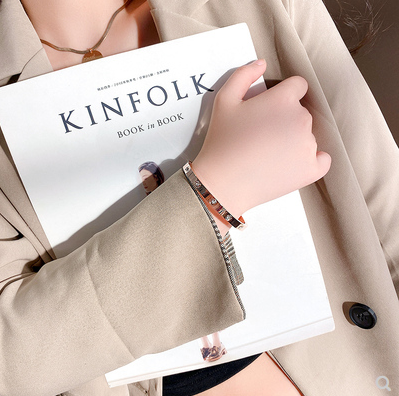 Diamond inlaid round bracelet for women fashion design sense net red hand ornament simple personality jewelry