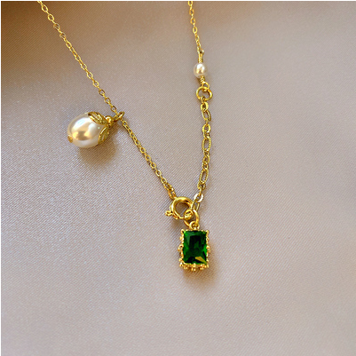 Emerald Pearl Pendant Necklace Female Minority design sense clavicle chain simple cool air high-level sense