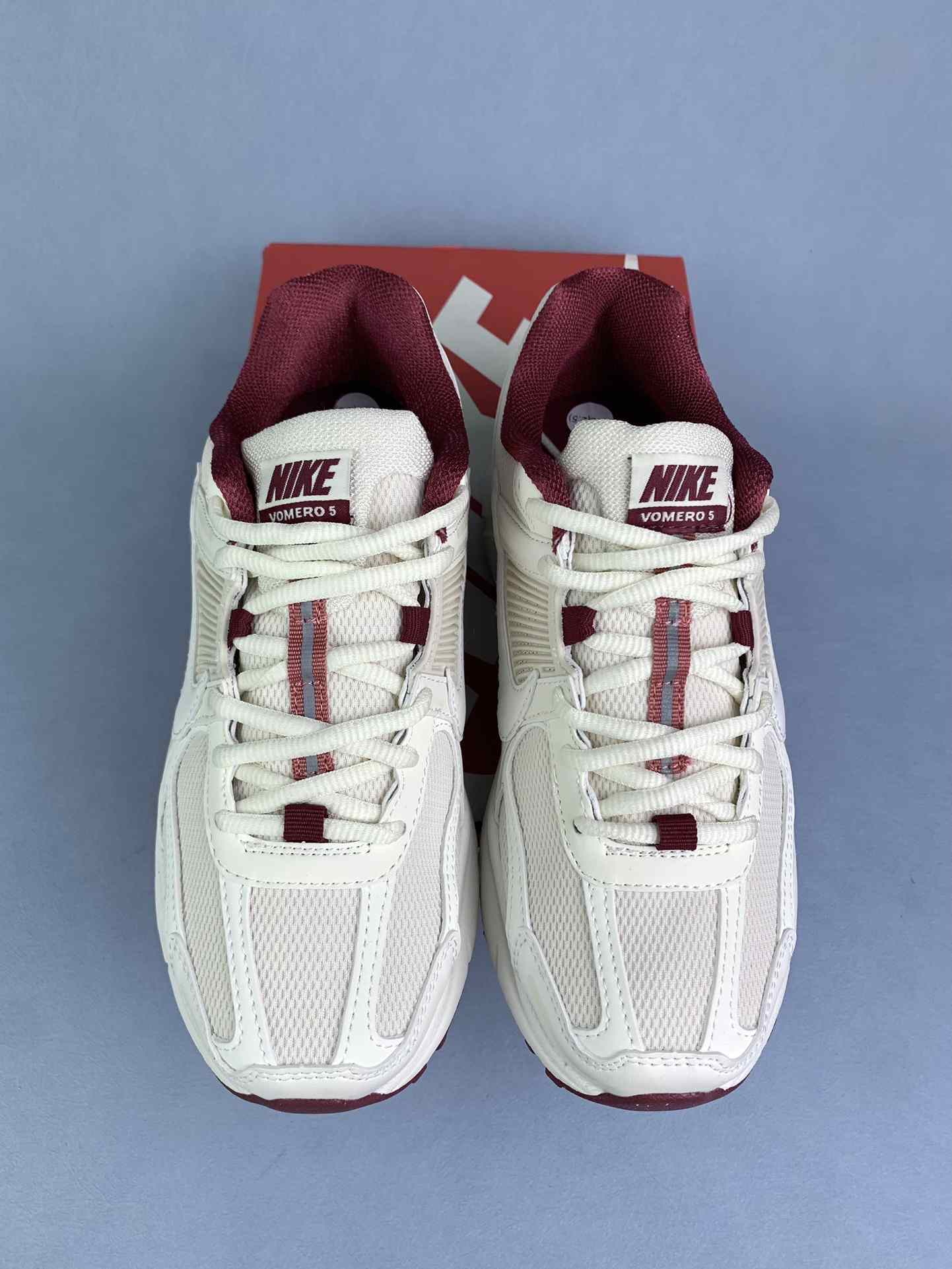 Nike Zoom Vomero 5 Shoes