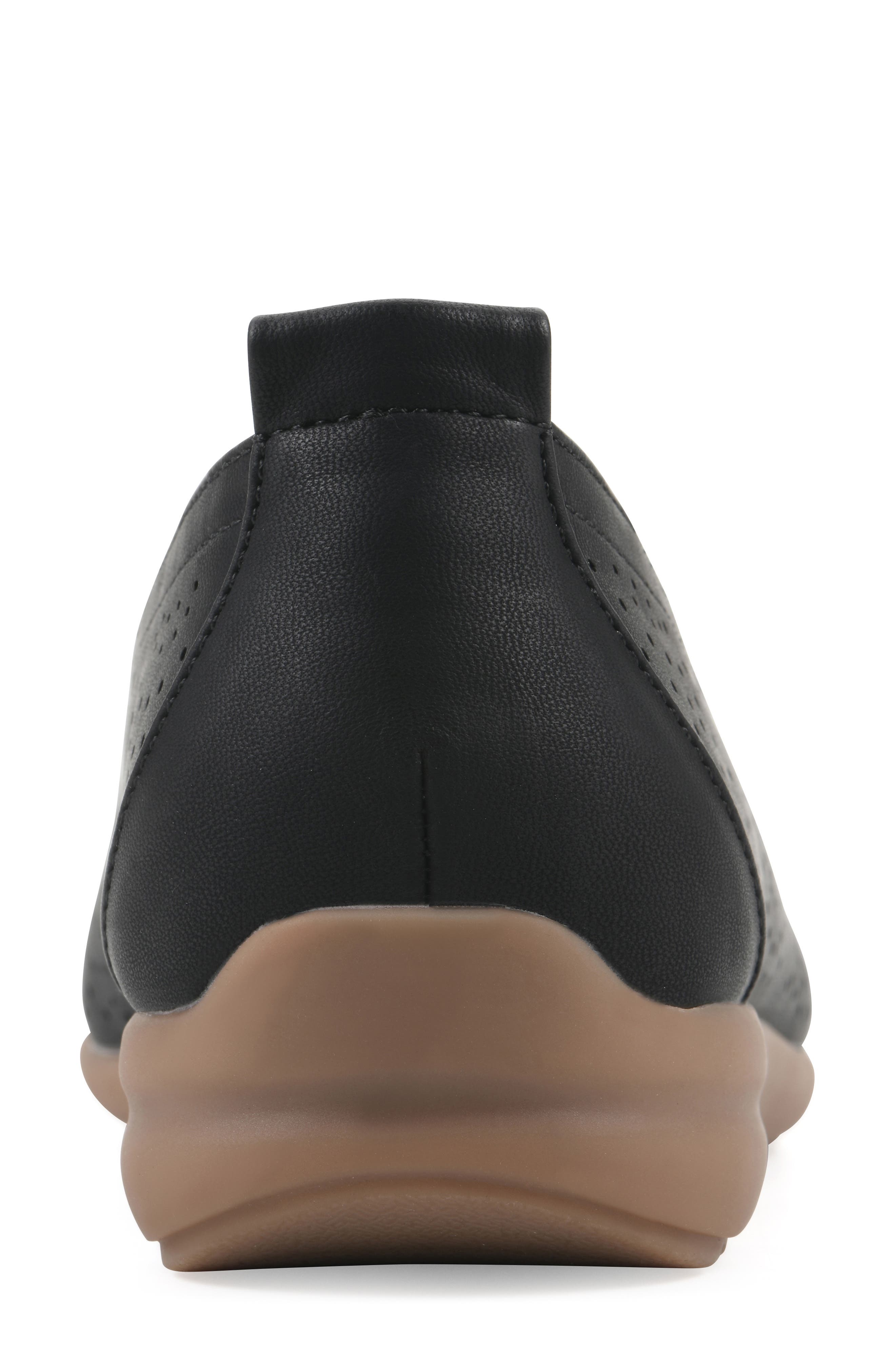 CLIFFS BY WHITE MOUNTAIN Cortney Perforated Ballet Flat