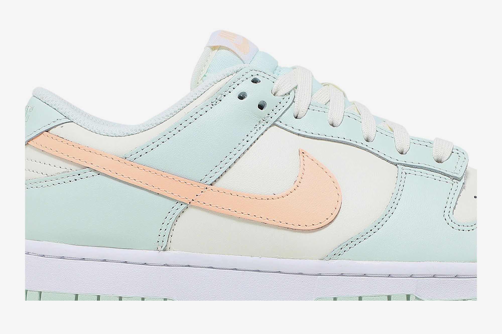 Nike Dunk Low ‘Barely Green’ DD1503-104