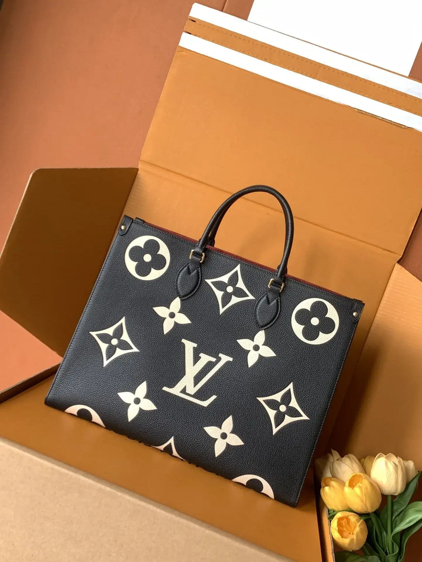 Louis Vuitton Onthego Tote Bag product photo from LabelPicks