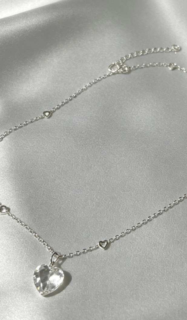 Solvellae Crystal Heart Charm Station Necklace