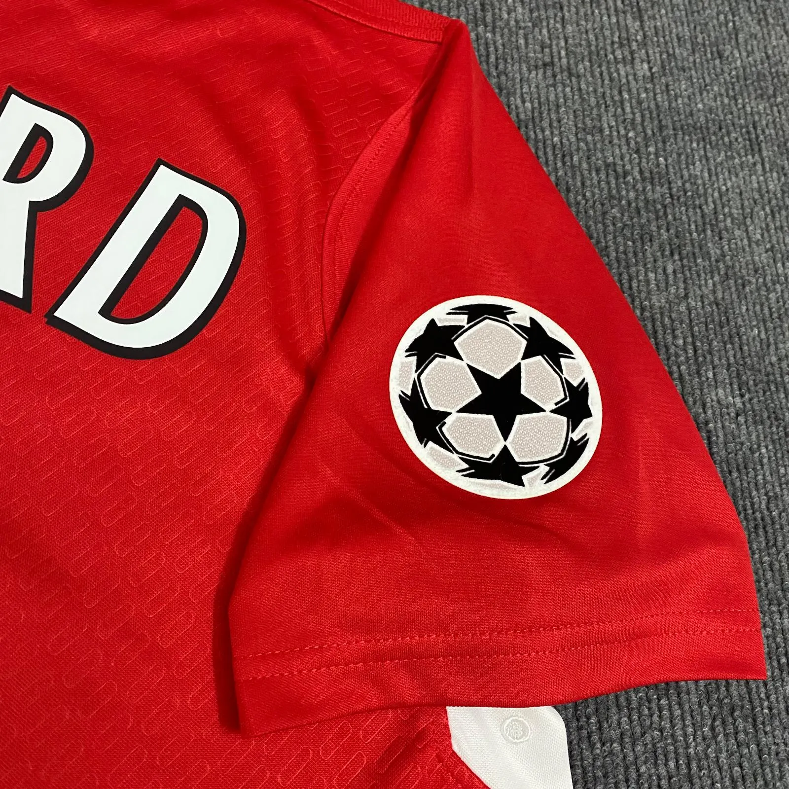 Steven Gerrard SIGNED Liverpool 04/05 UCL Final Home Jersey/Shirt - COA - 2005 Retro