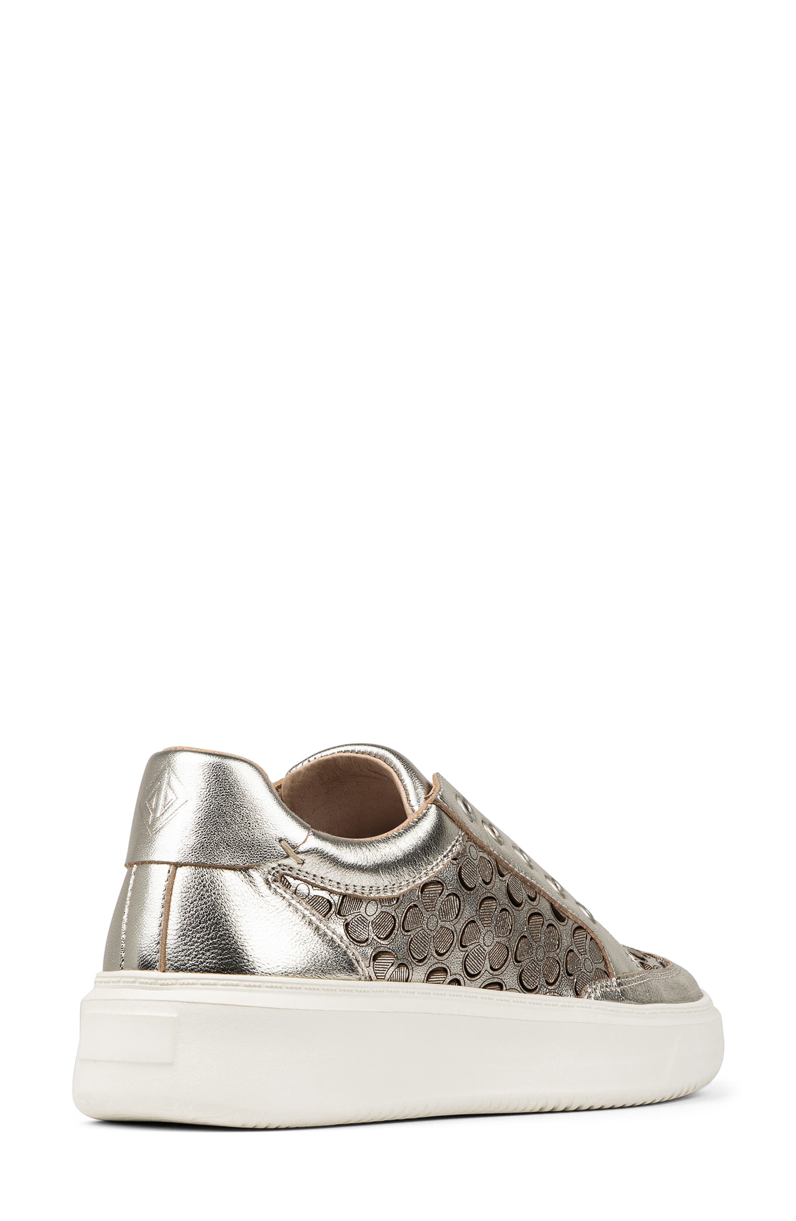 Donald Pliner Mikko Laceless Sneaker