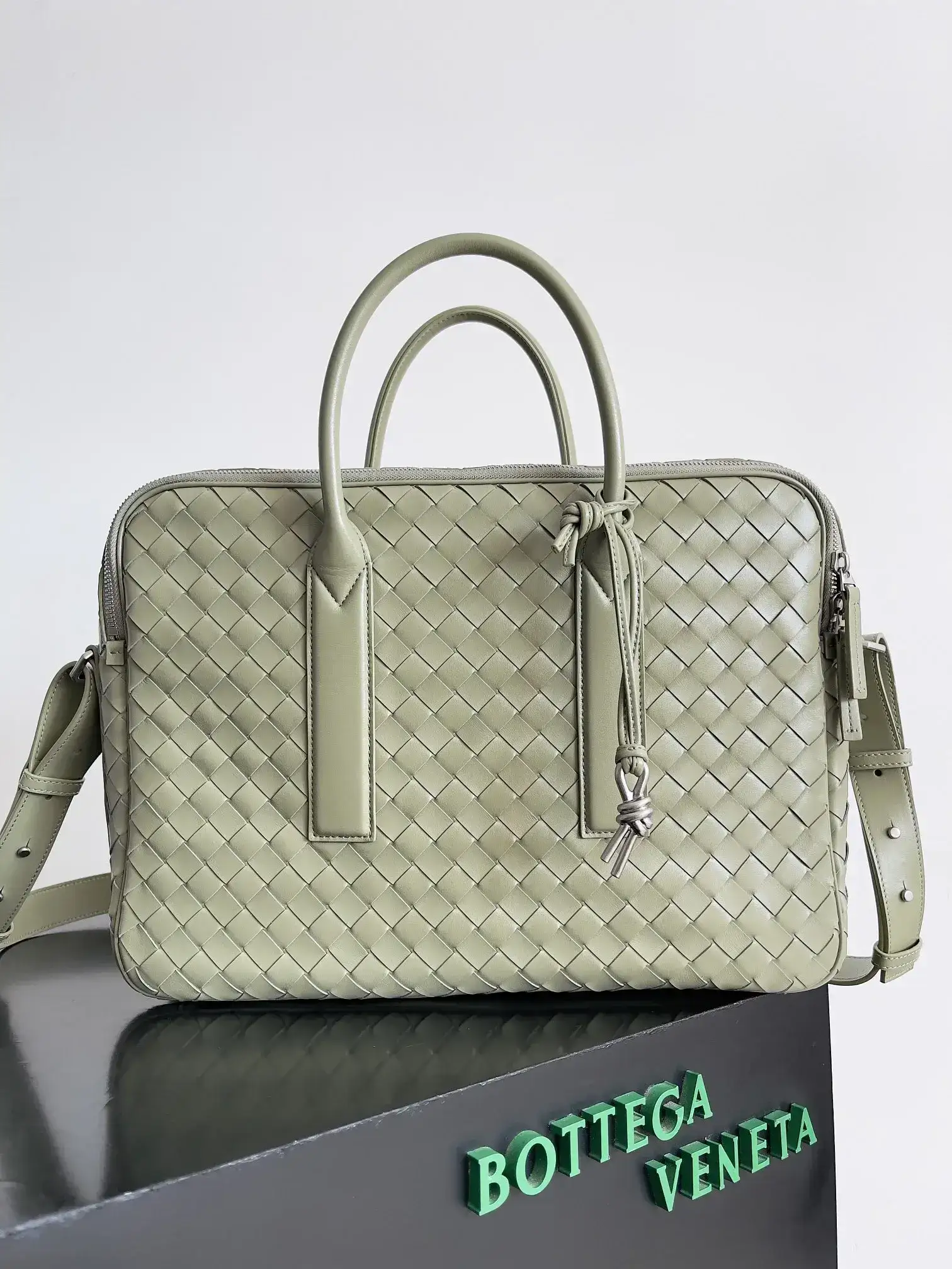 Bottega Veneta Getaway Tote Bag product photo from LabelPicks
