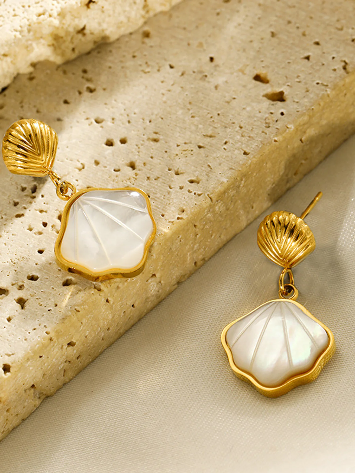 Pearl Seashell Golden Earrings