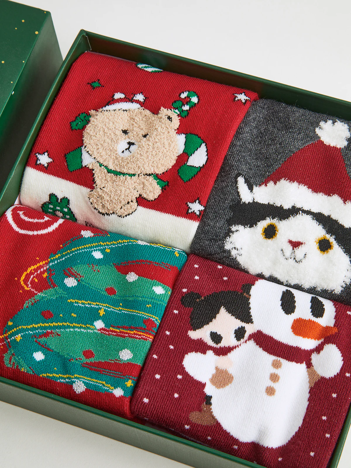 Cartoon Christmas Gift Box With Socks