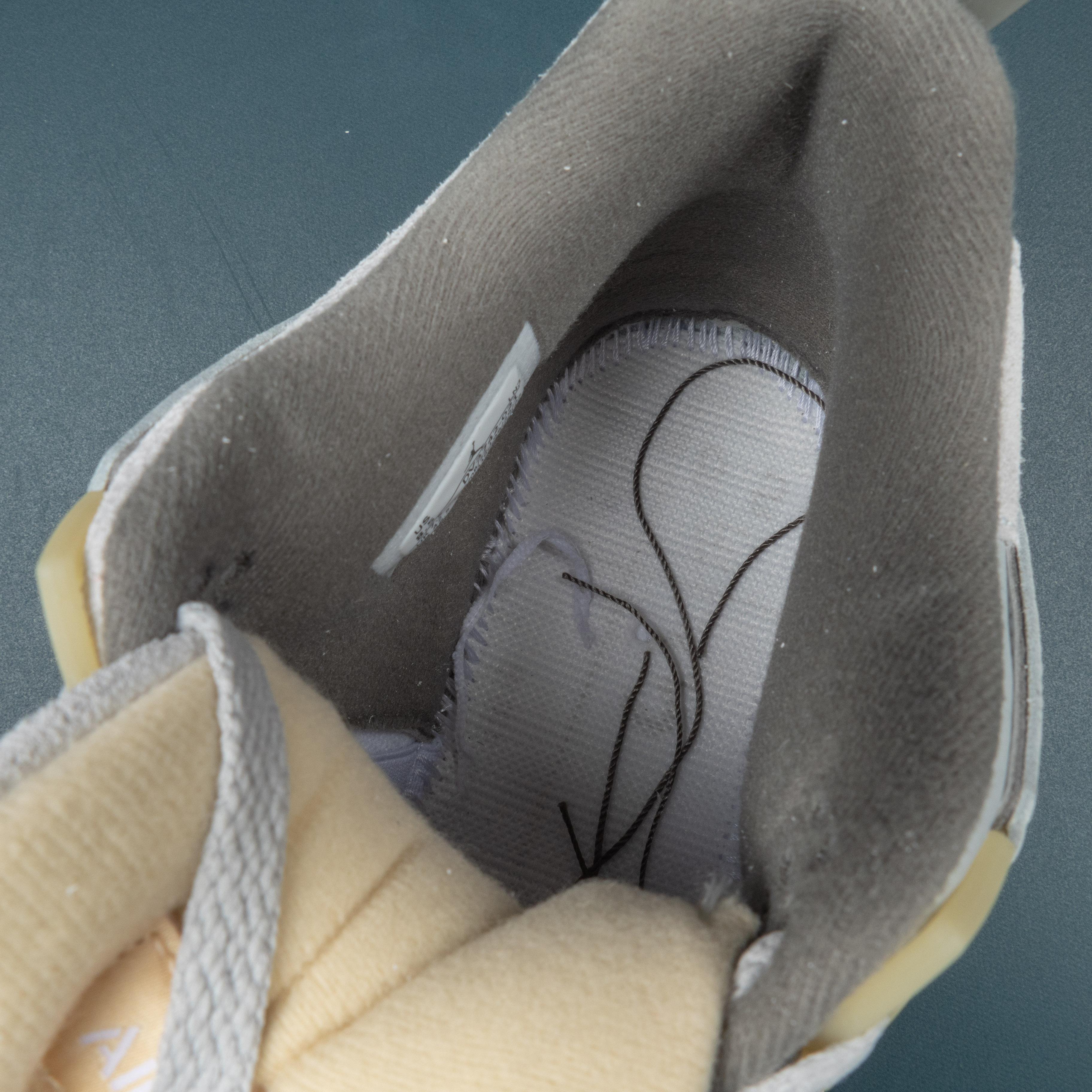 4s Retro SE Craft Photon Dust