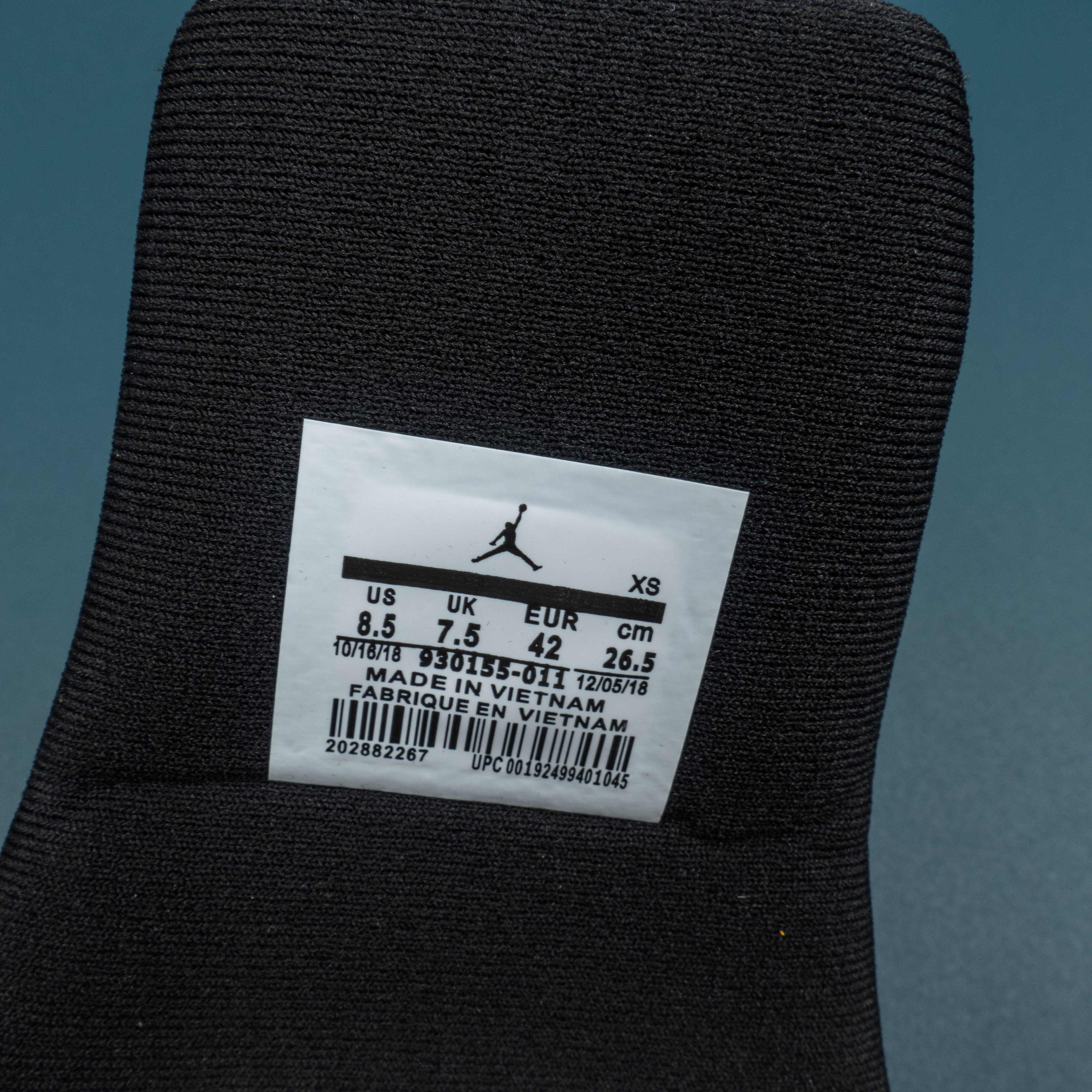 Hydro 4 “Black-White-Red”