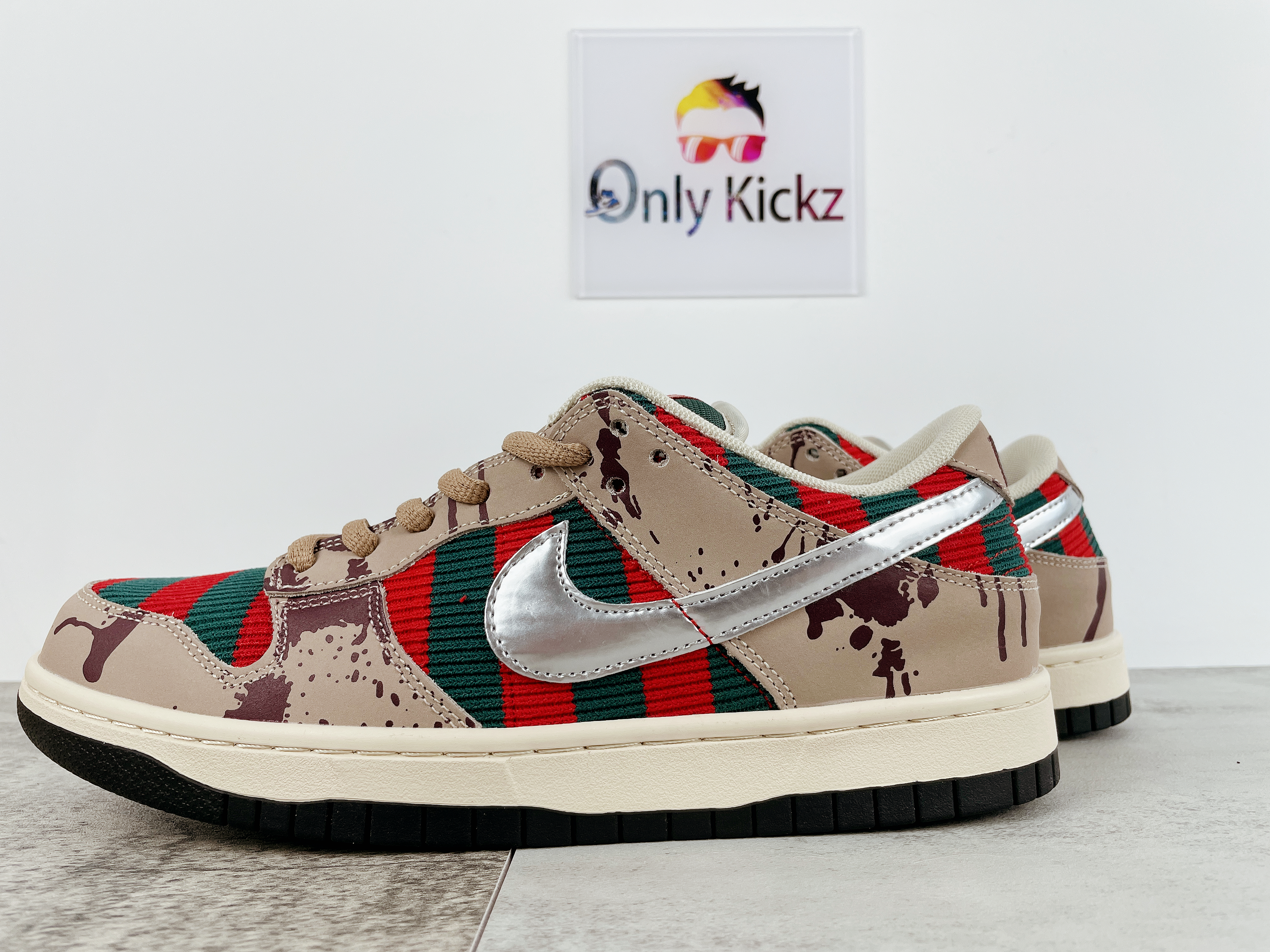 Dunk SB Low Freddy Krueger 313170-202