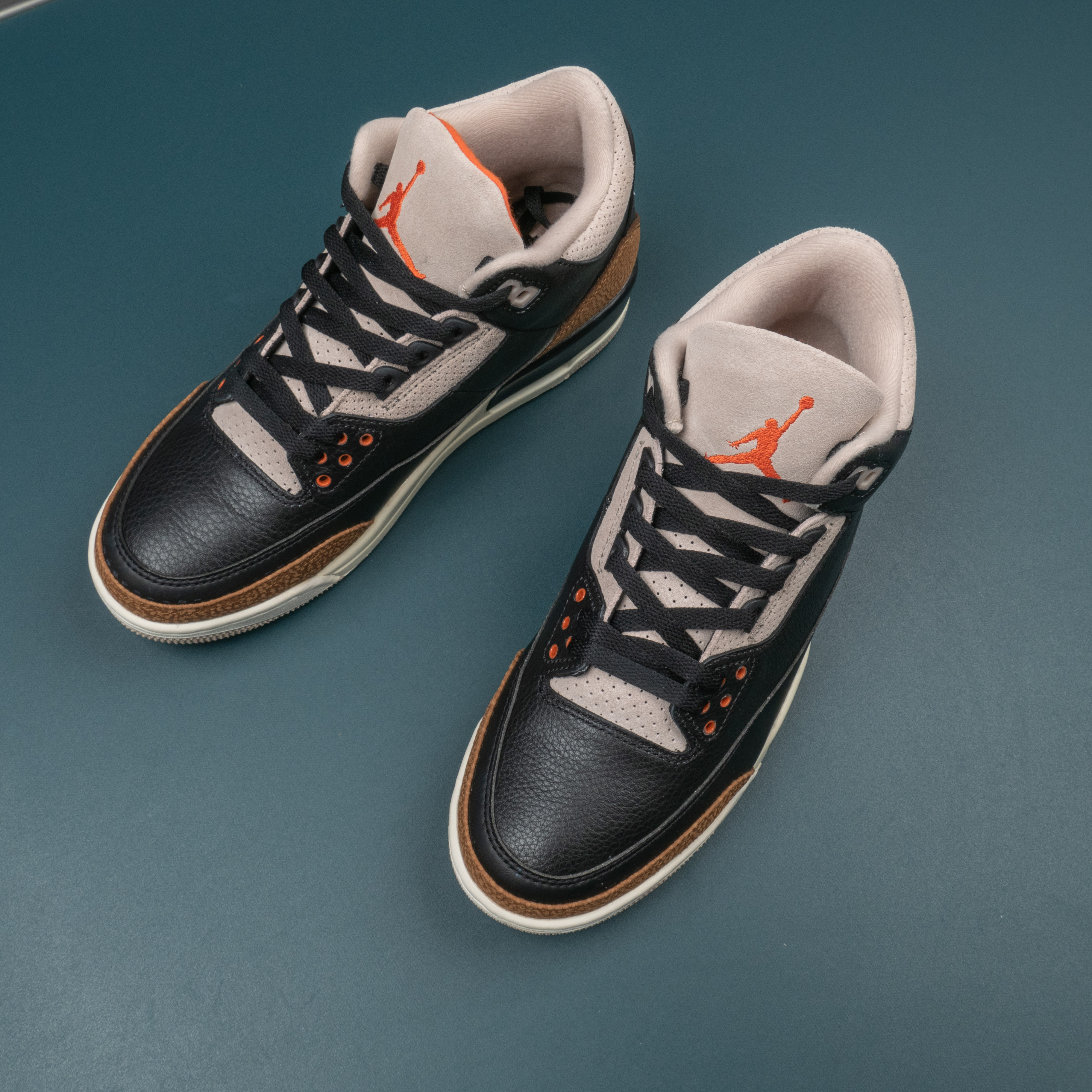 3s Retro Desert Elephant