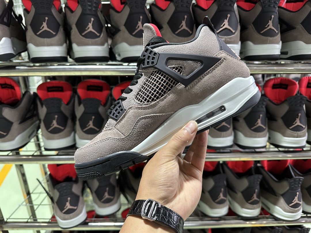 4's Retro Taupe Haze