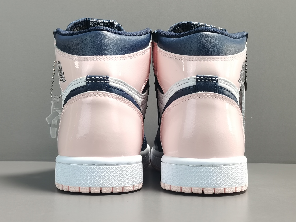 1s Retro High OG Atmosphere