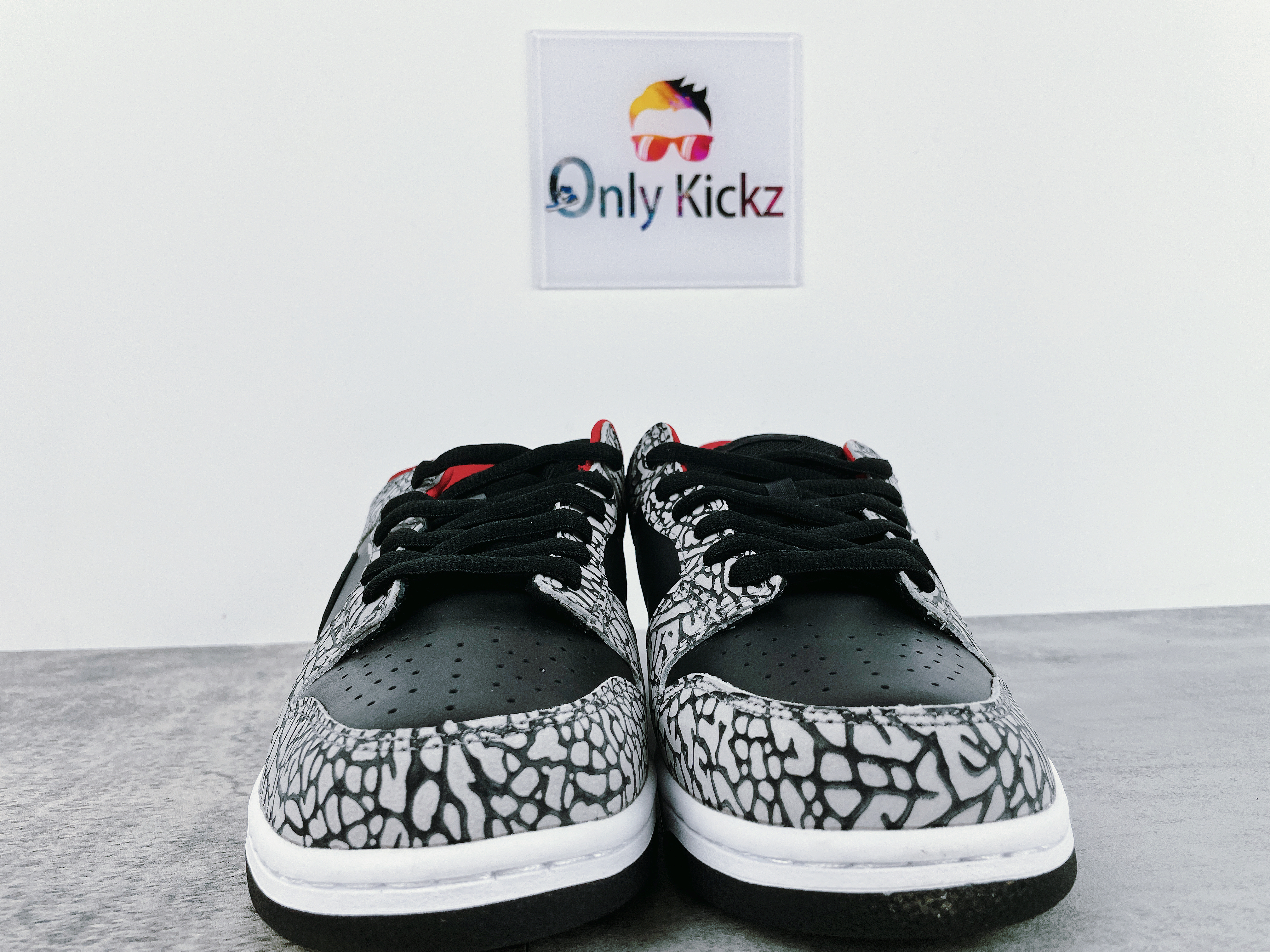 Dunk SB Low Supreme Black Cement
