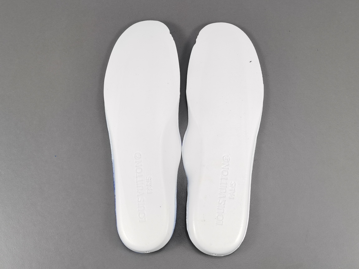 By Virgil Abloh Black