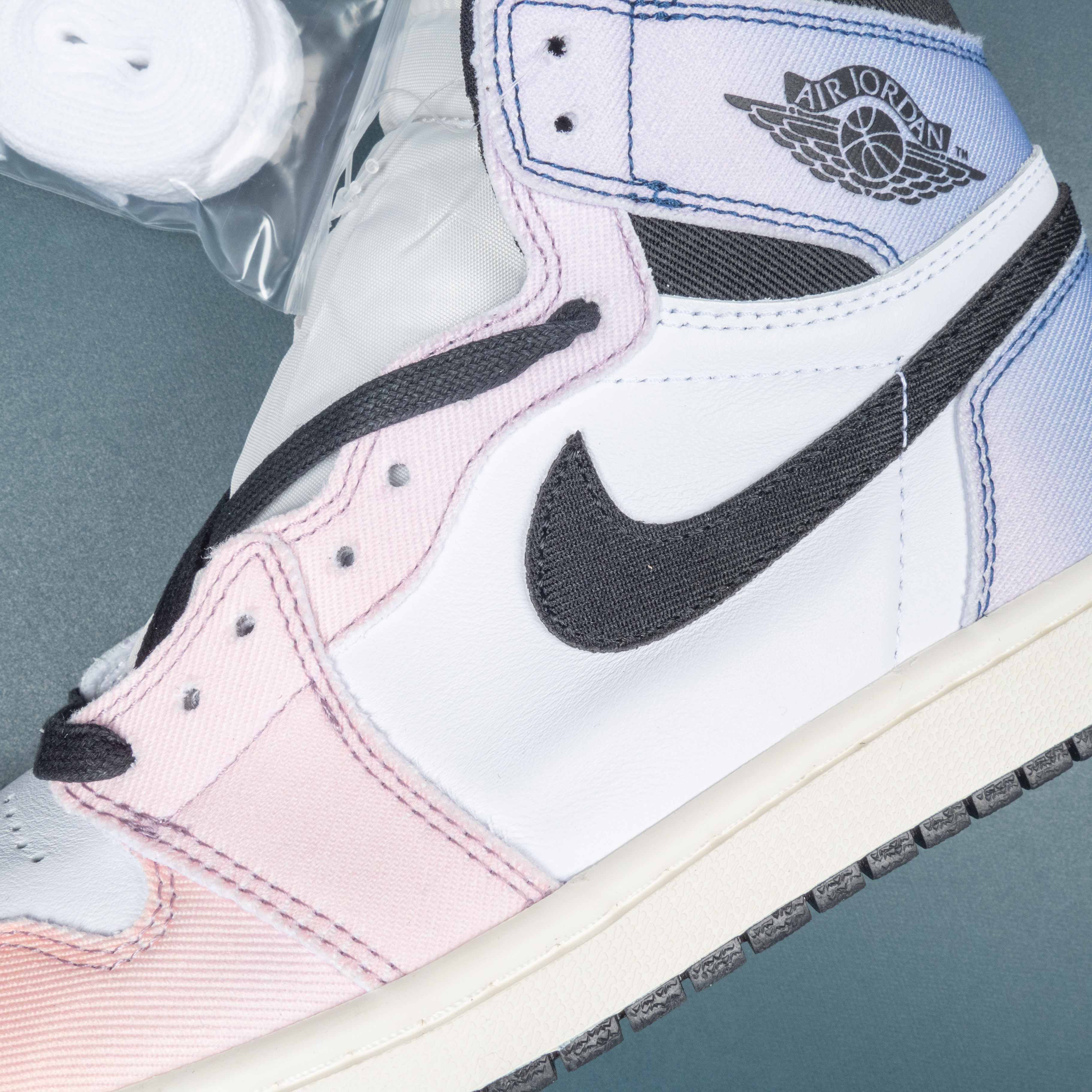 1s Retro High OG Skyline