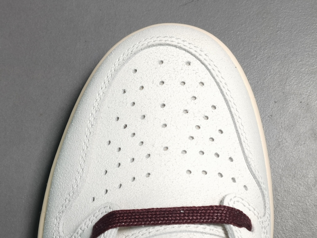 1's Retro High OG A Ma Maniére