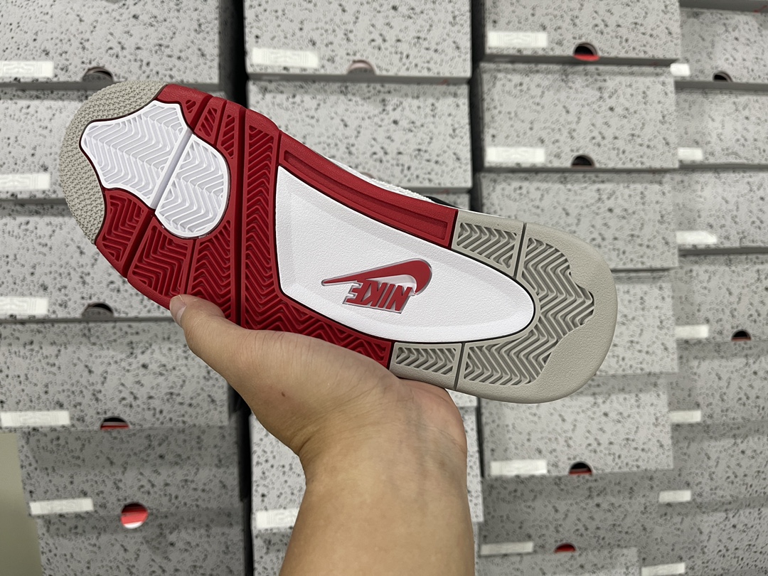 4's Fire Red DC7770-160