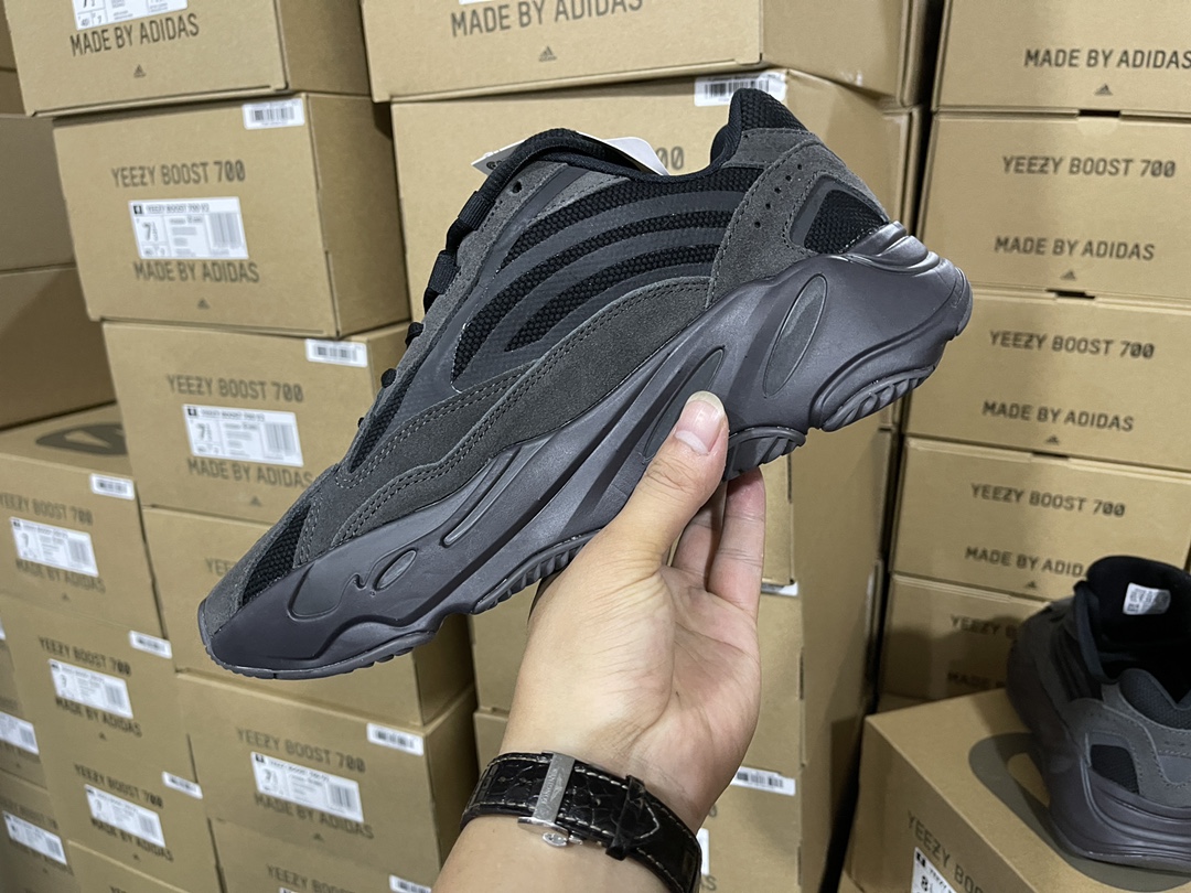 700 V2 Vanta