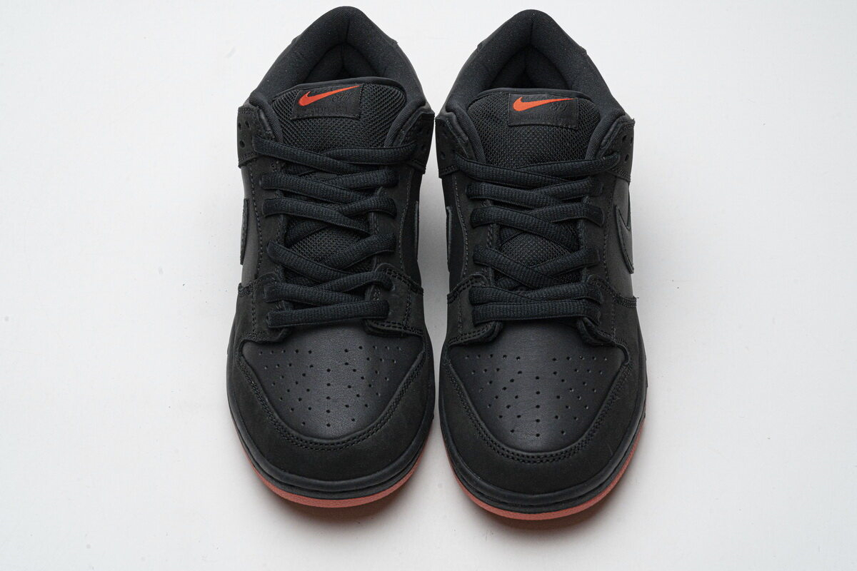 SB Dunk Low Black Pigeon (Regular Box)