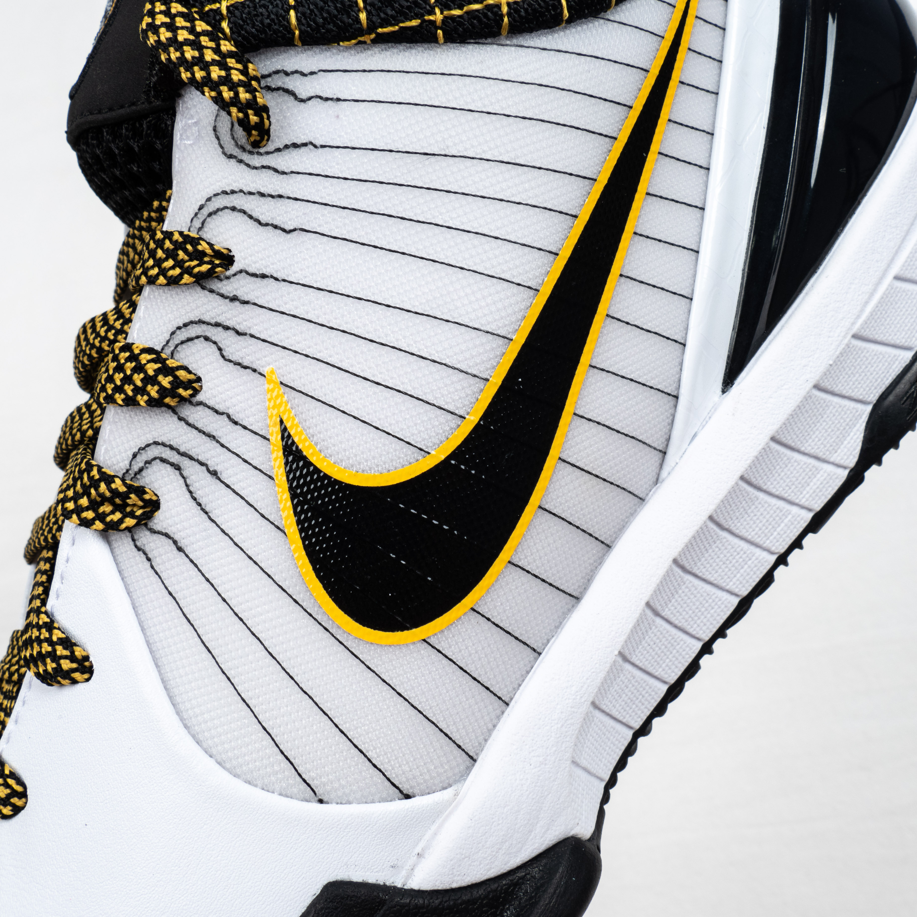 Kobe 4 Protro White Black Del Sol