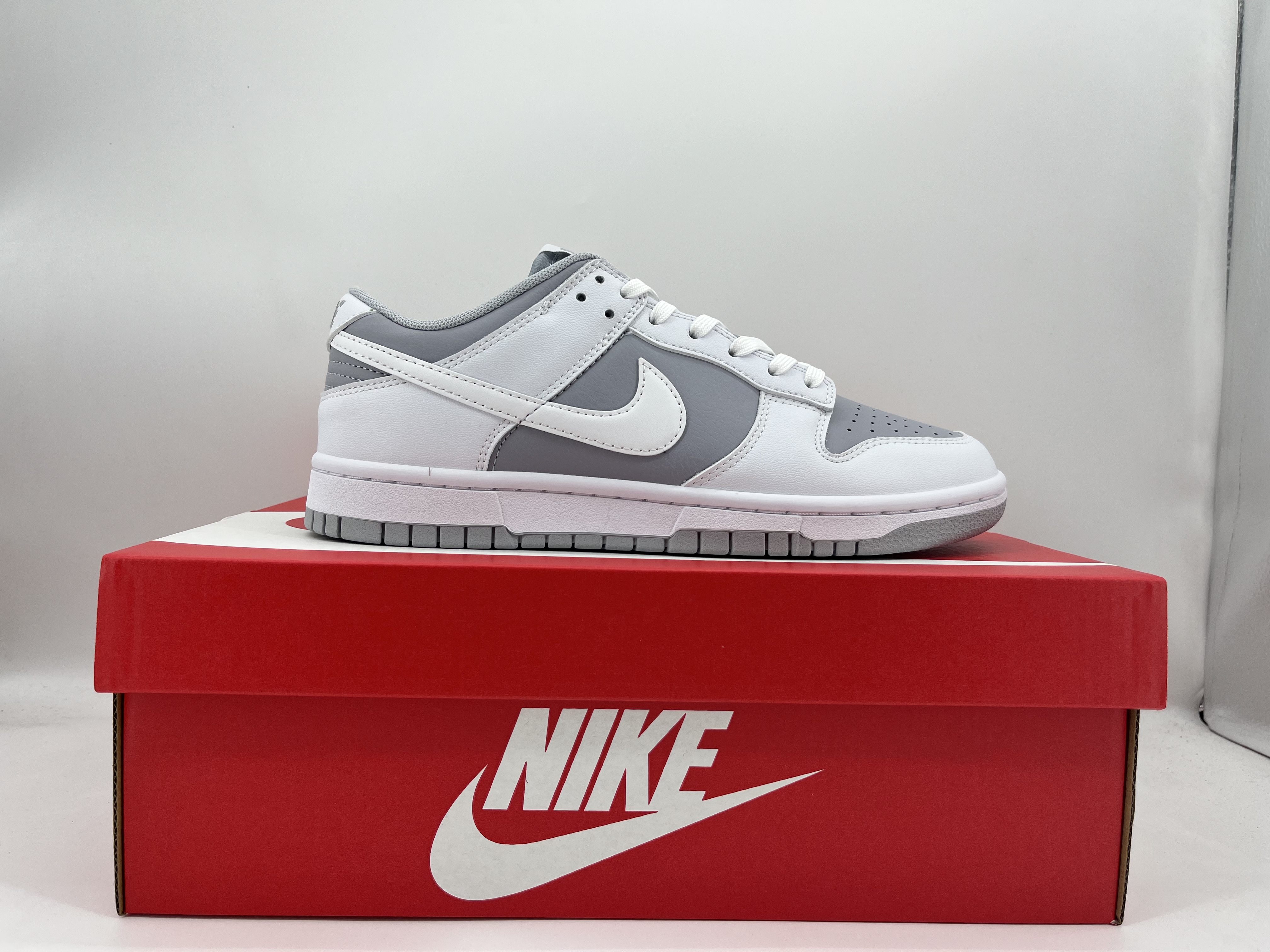 Dunk Low Retro White Grey