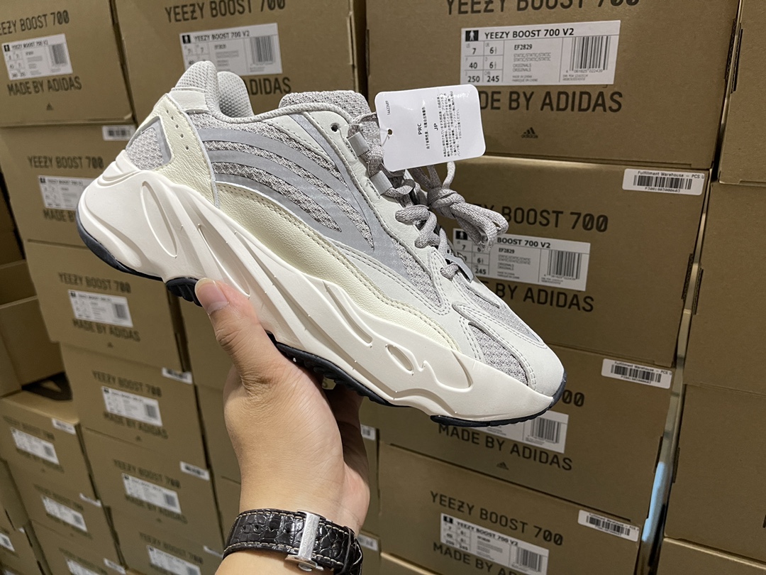 700 V2 Static