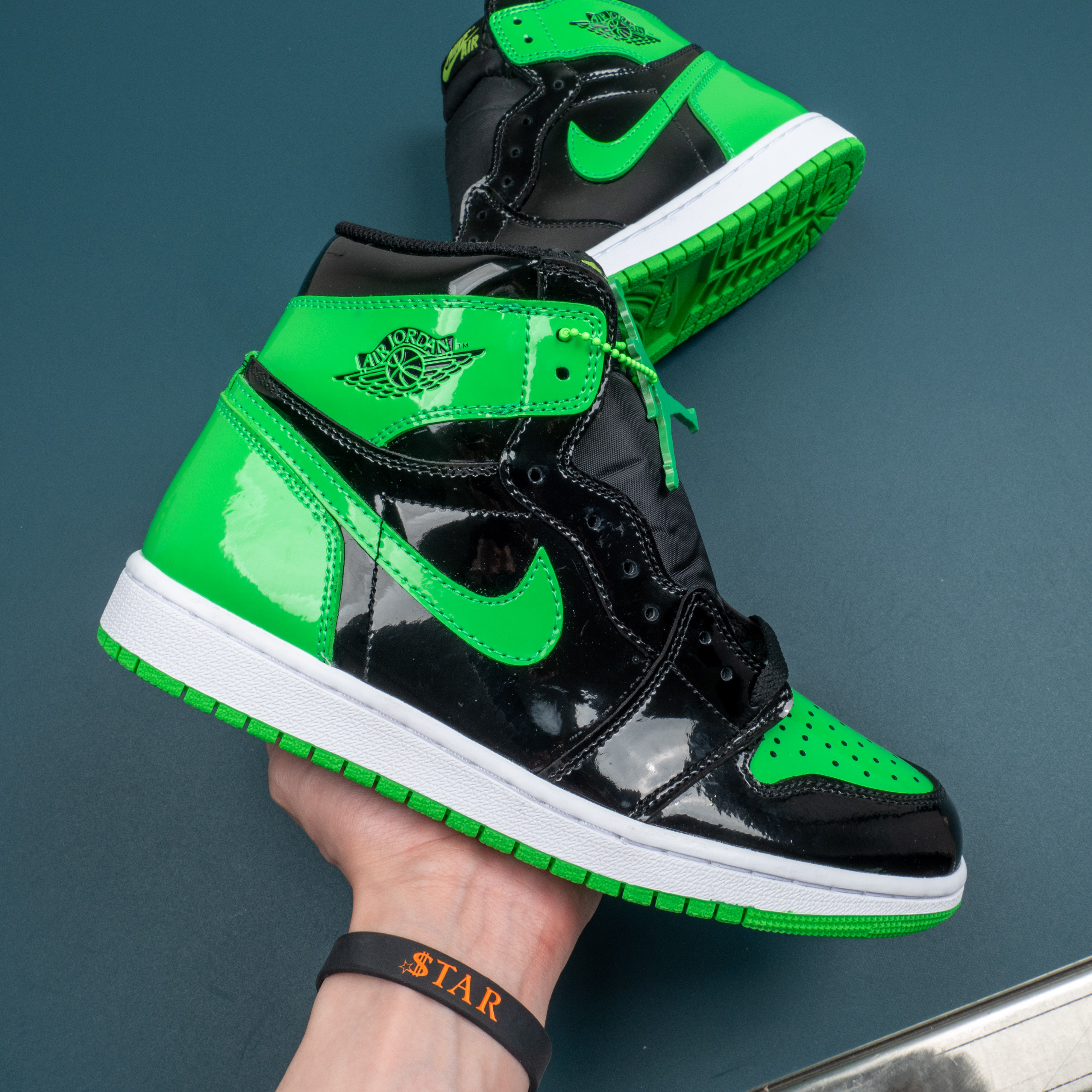 1s High Patent Black Green