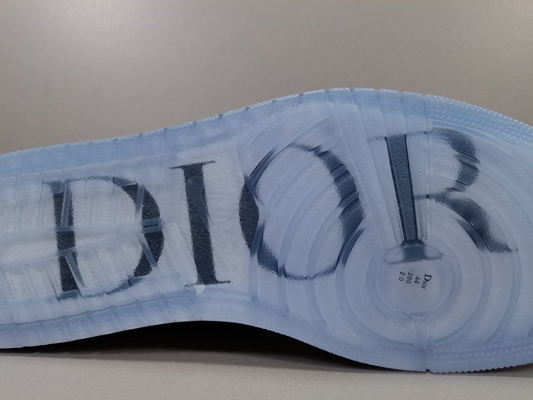 1's Retro High Dior CN8607 002