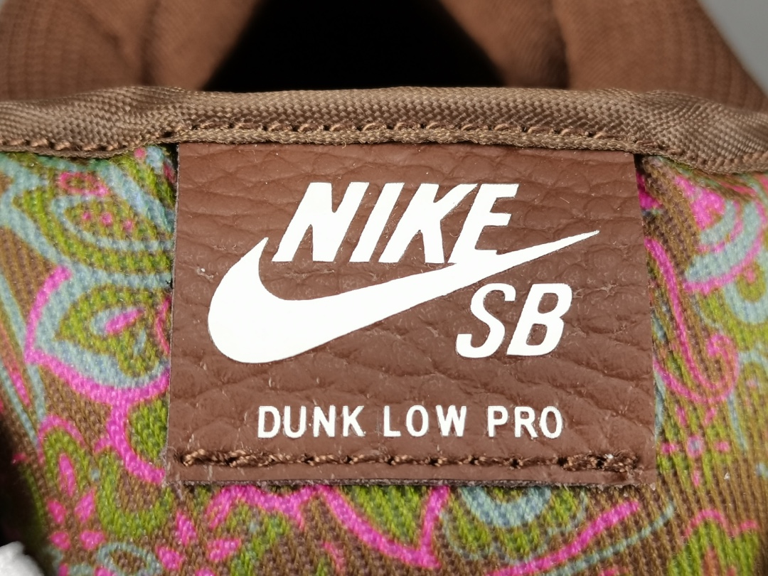 SB Dunk Low Pro Paisley Brown