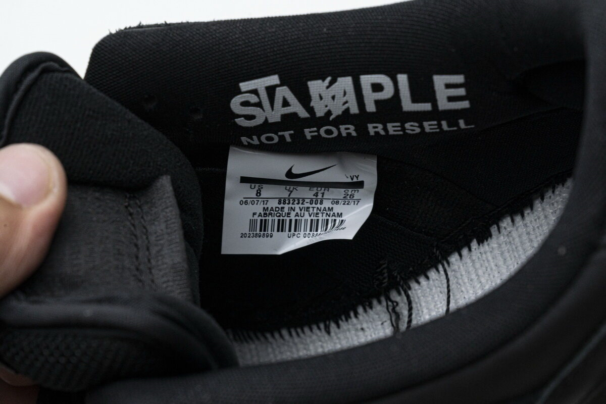 SB Dunk Low Black Pigeon (Regular Box)