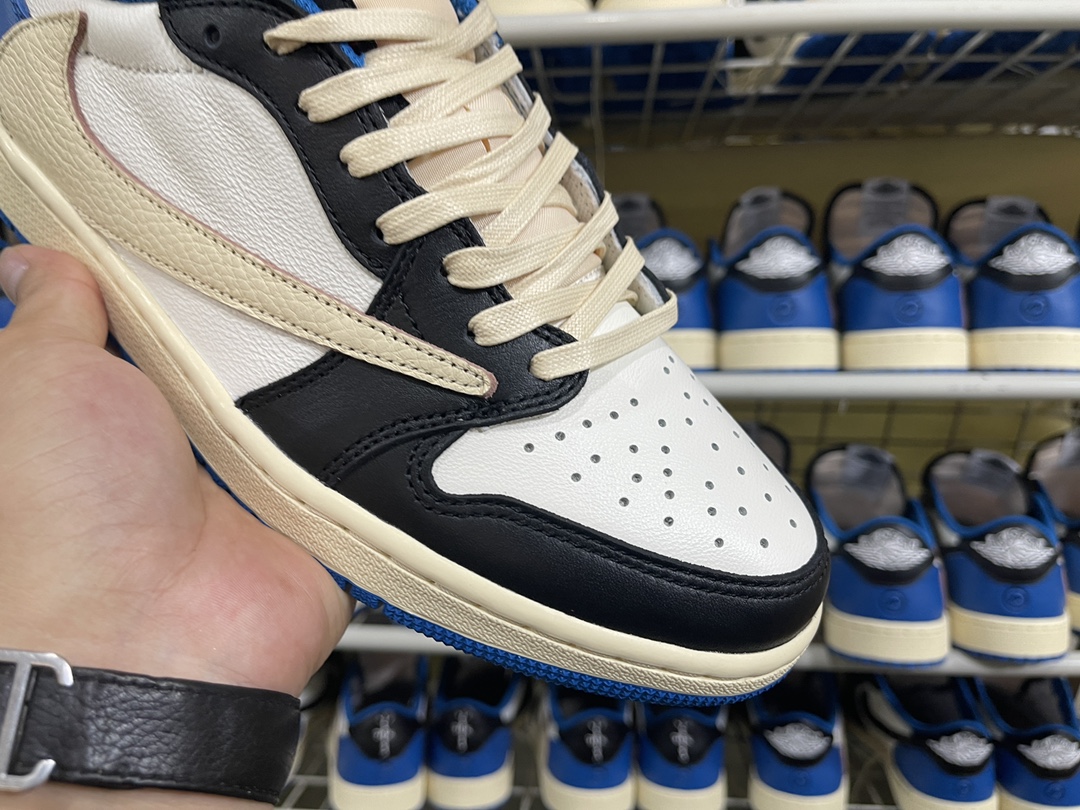 1's Low fragment design x Travis Scott