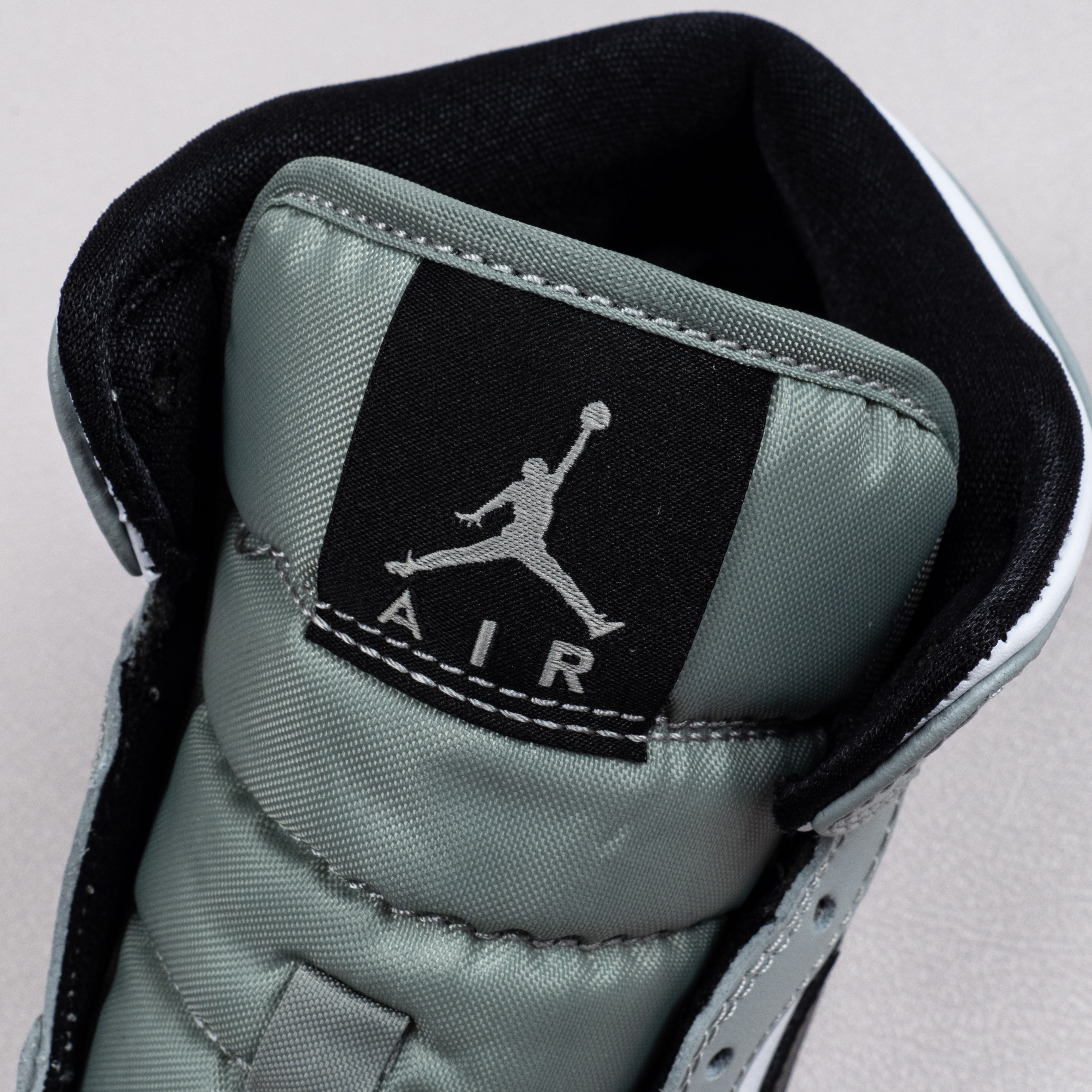 1's Mid Light Smoke Grey