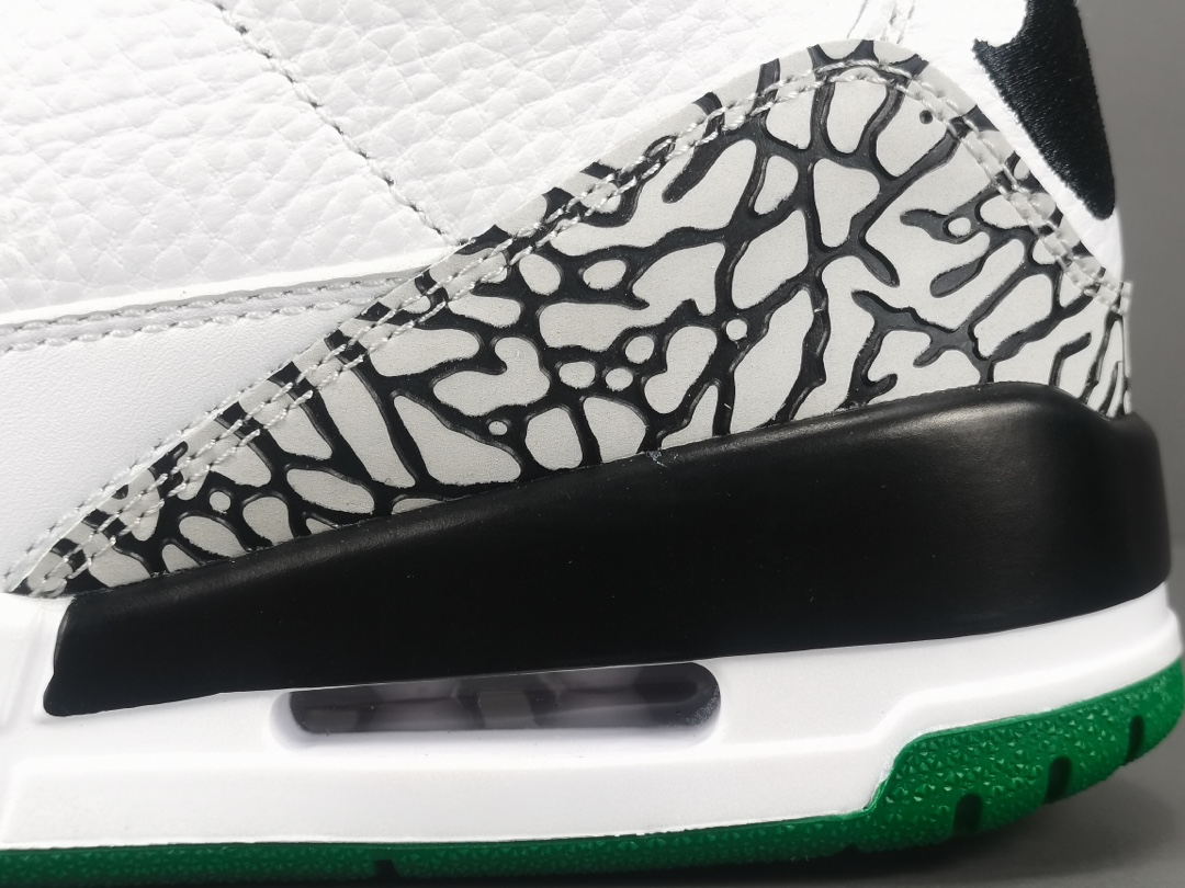 3's Retro Oregon Ducks Pit Crew White