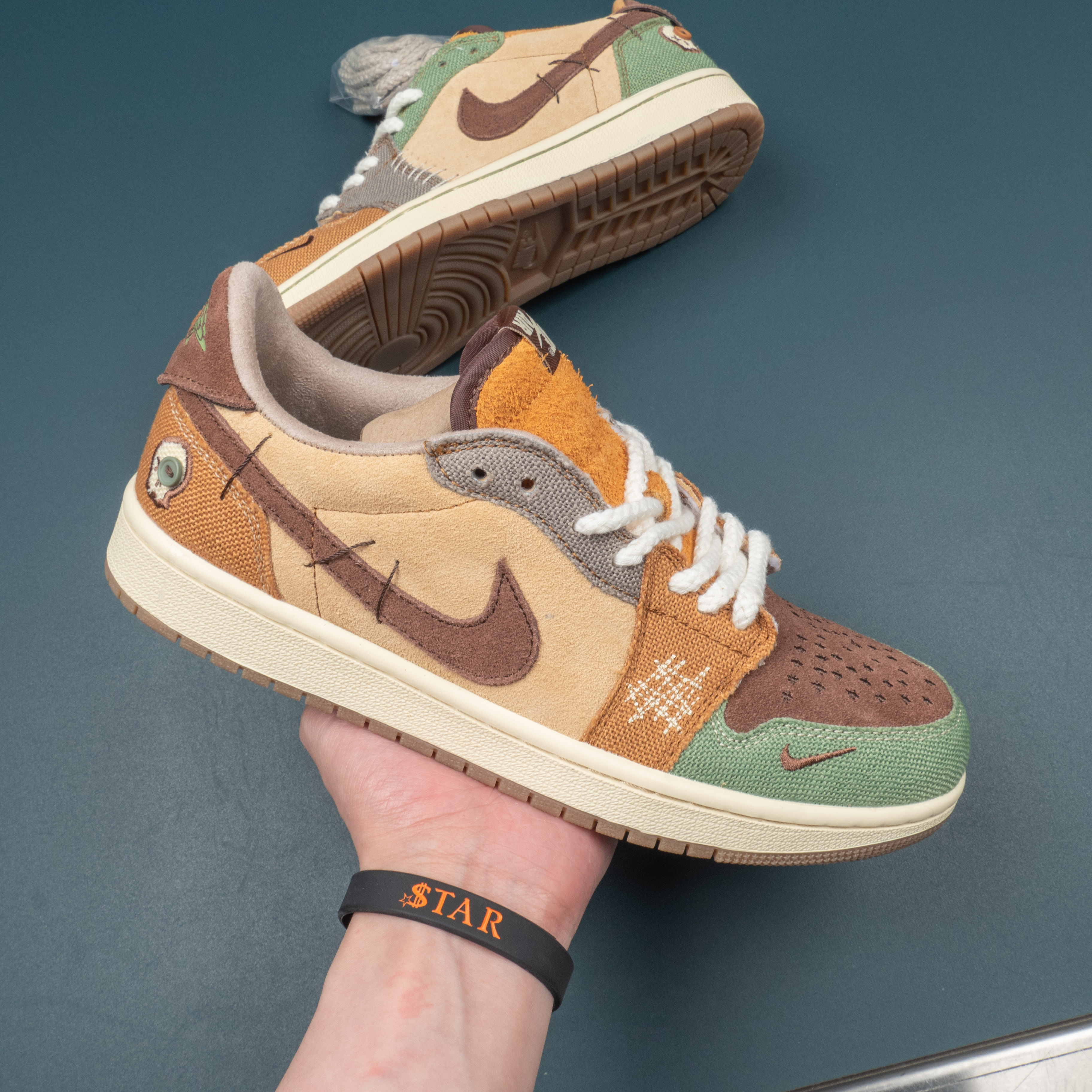 1's Retro Low OG Zion Williamson Voodoo